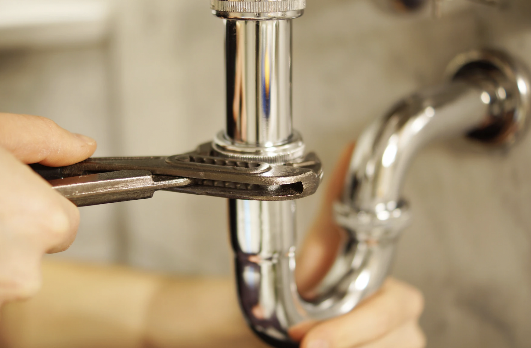 5-Plumbing-Warnings-Signs-You-Should-Always-Pay-Attention-To-Emergency-Drains