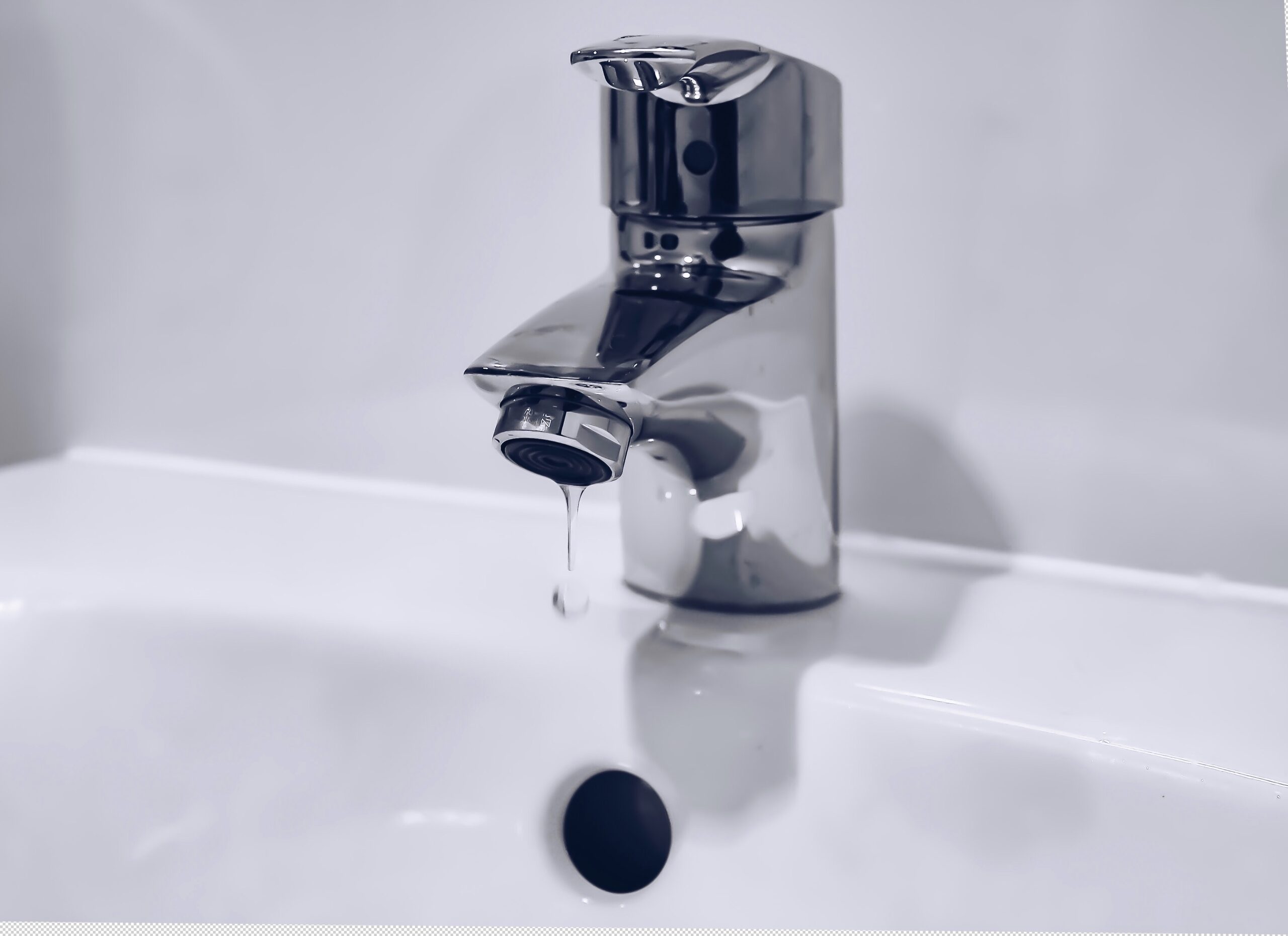 Green or blue water can be detrimental to your health if it is consumed excessively due to high levels of copper